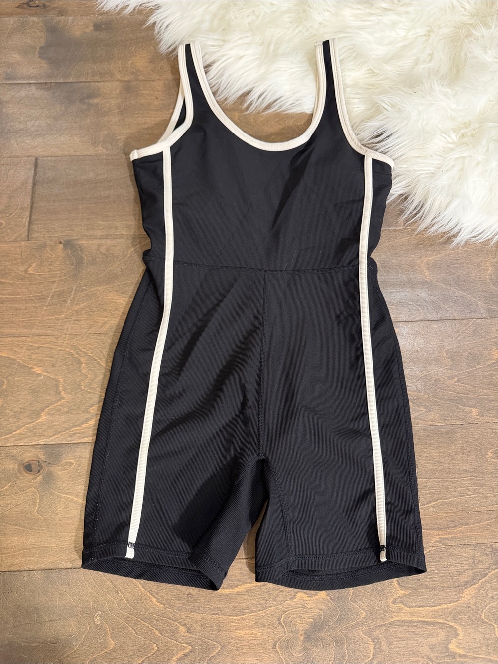 Black Sleeveless Contrast-Trim Romper - Women's Active Bodywear